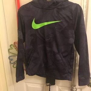 Girls Nike pullover